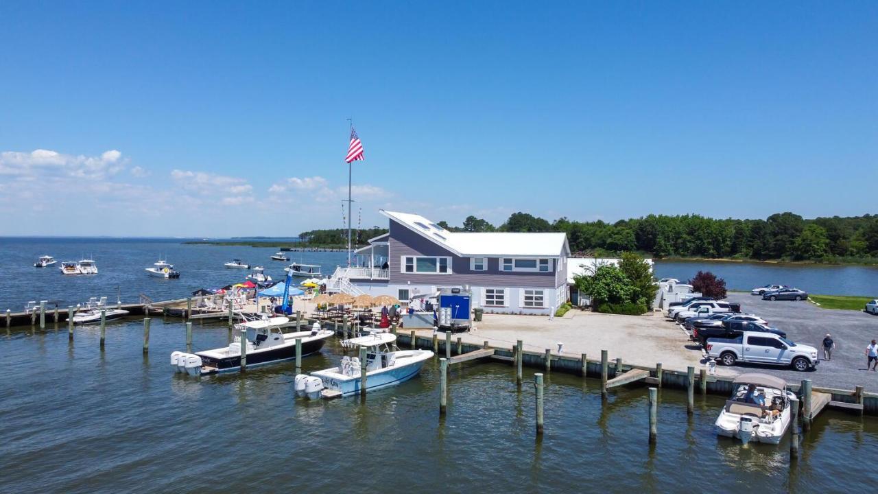 Lowes Wharf Marina Inn Sherwood Exterior photo