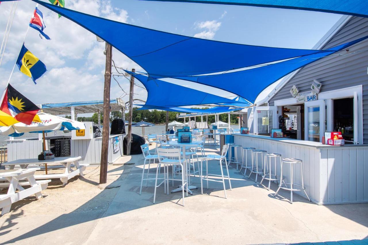 Lowes Wharf Marina Inn Sherwood Exterior photo