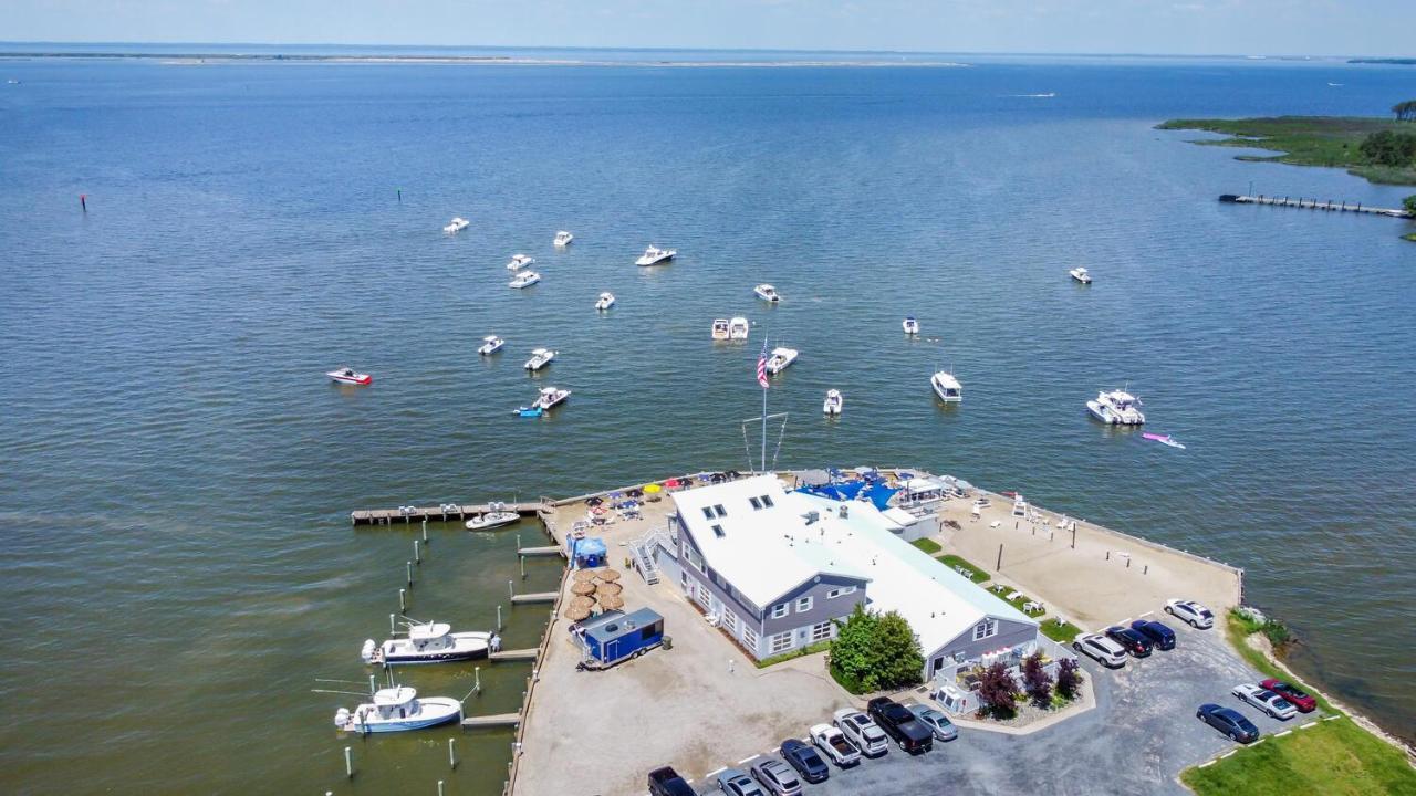 Lowes Wharf Marina Inn Sherwood Exterior photo