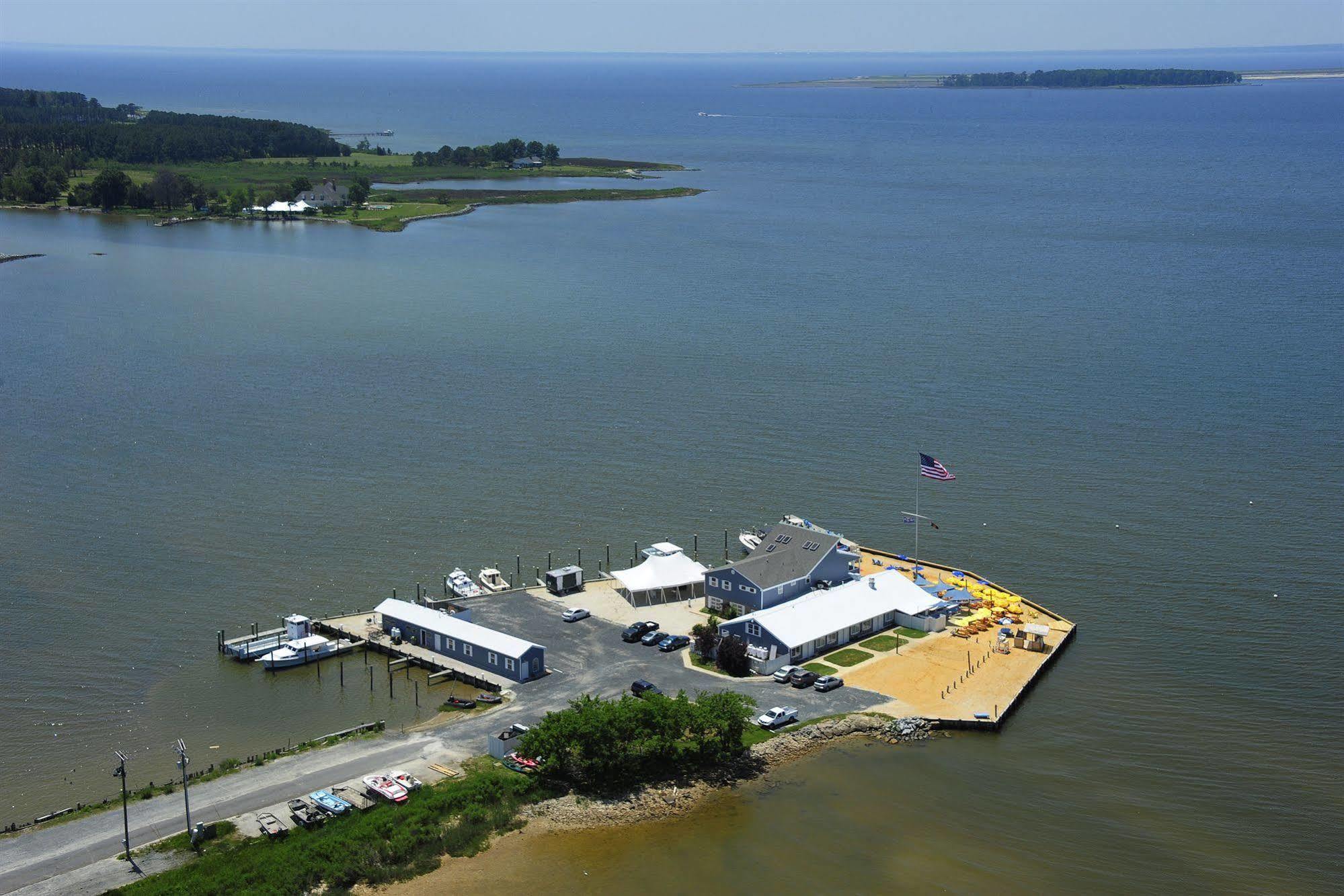 Lowes Wharf Marina Inn Sherwood Exterior photo